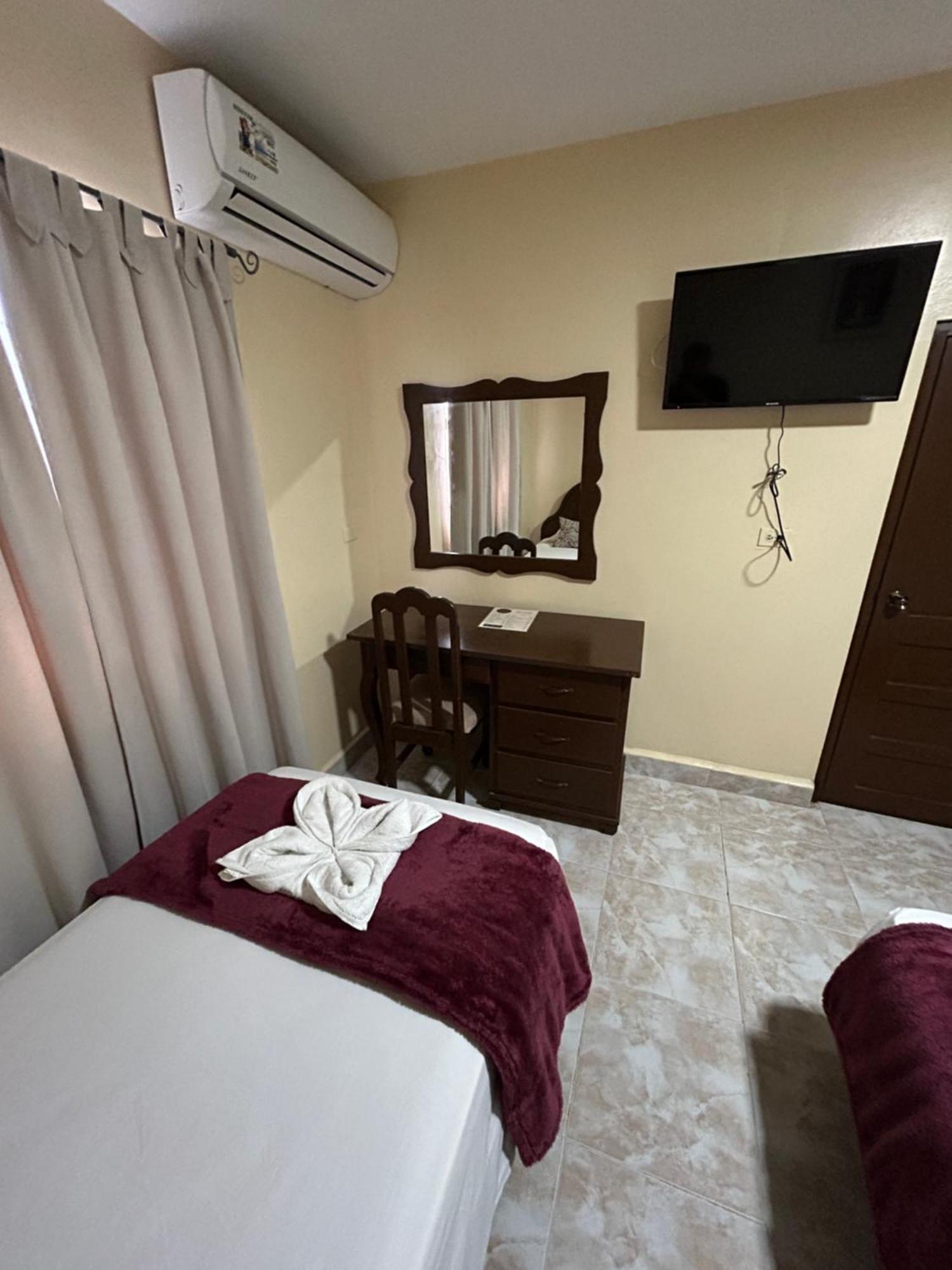 Hotel Madrid Chiriqui Давид Екстериор снимка