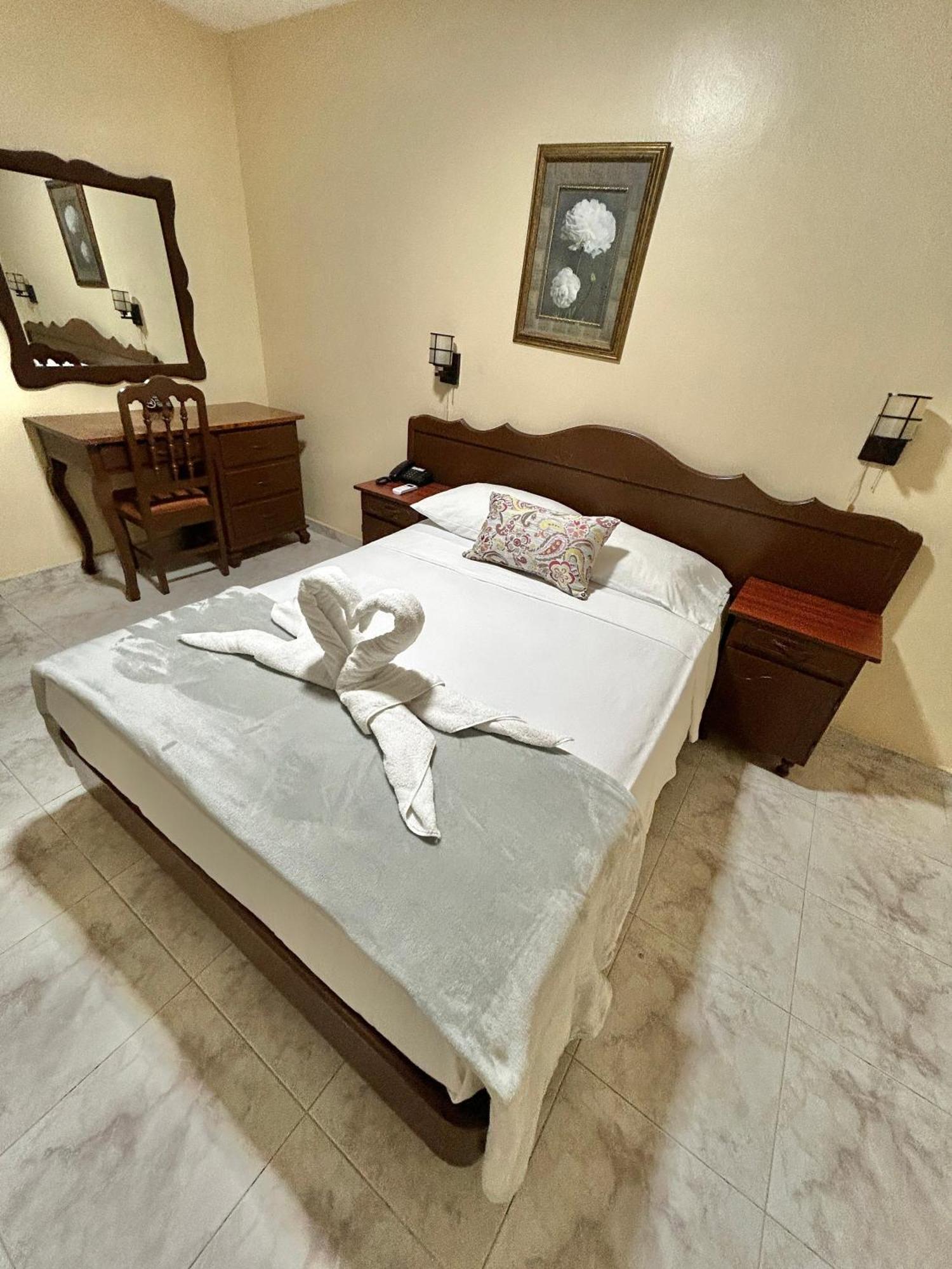 Hotel Madrid Chiriqui Давид Екстериор снимка