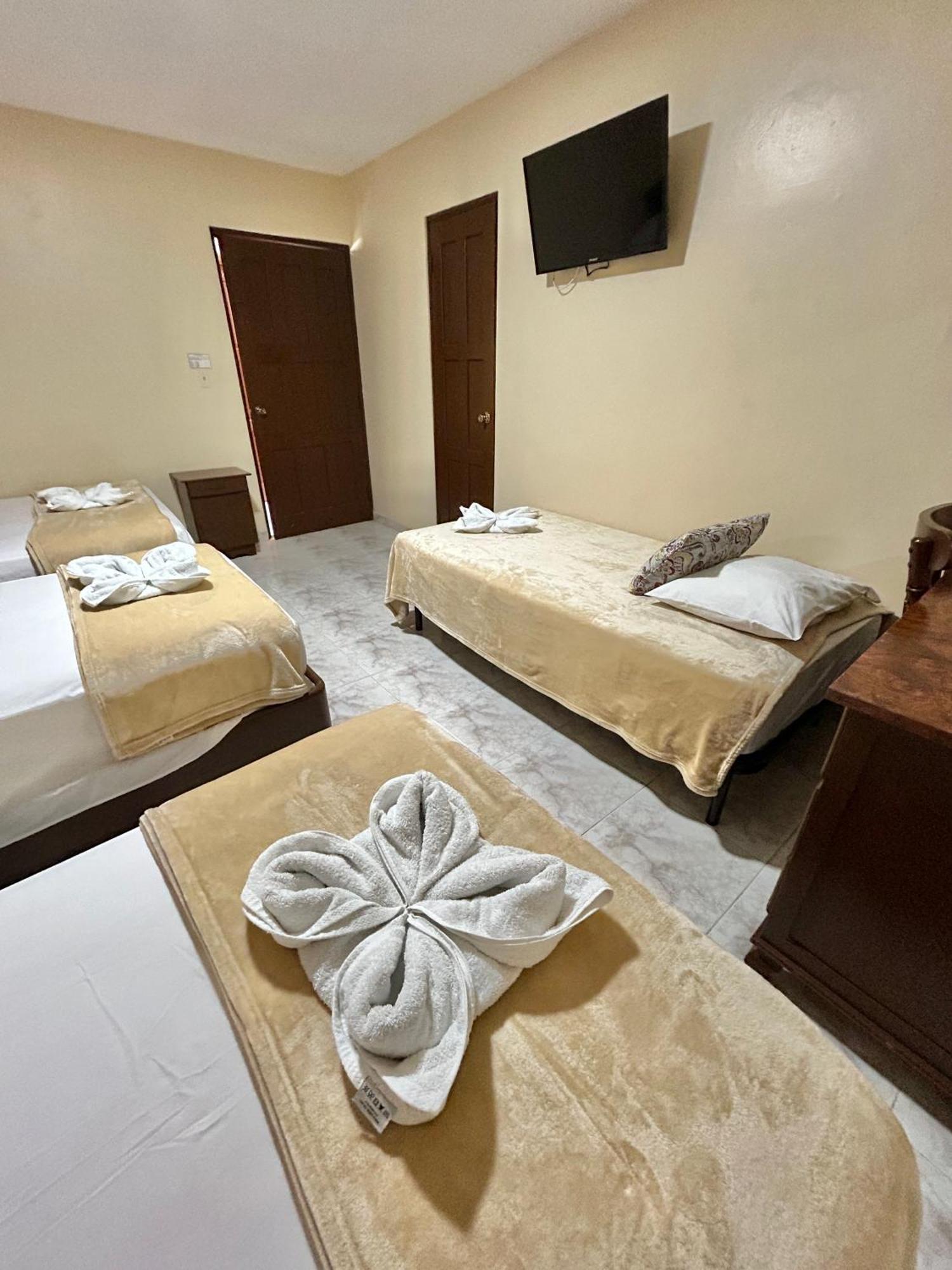 Hotel Madrid Chiriqui Давид Екстериор снимка