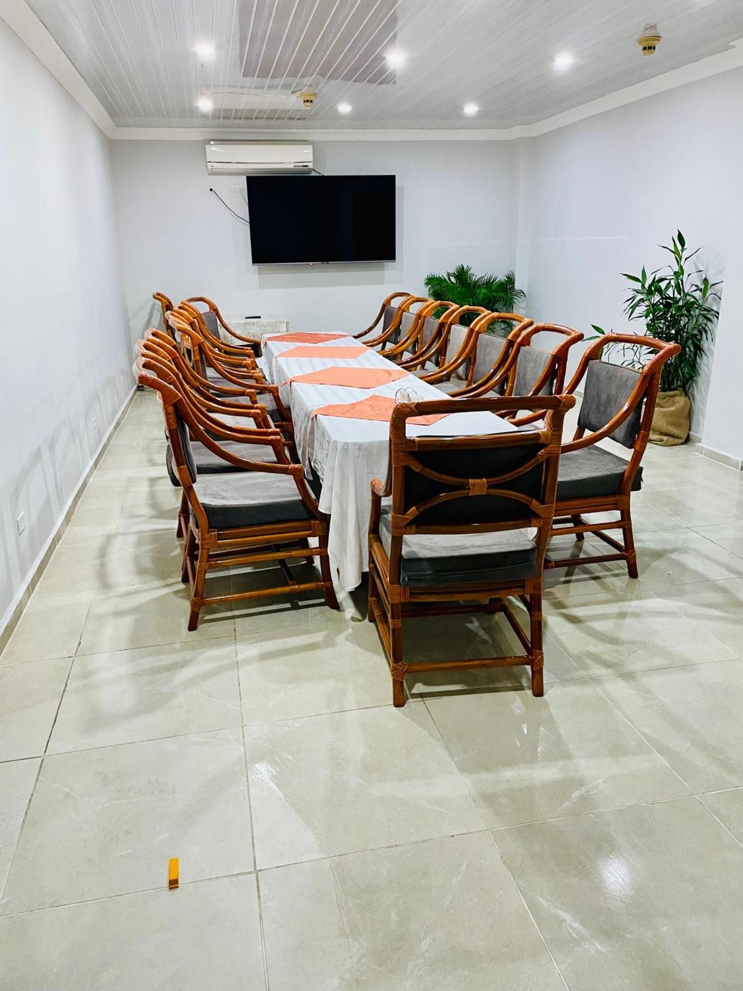 Hotel Madrid Chiriqui Давид Екстериор снимка